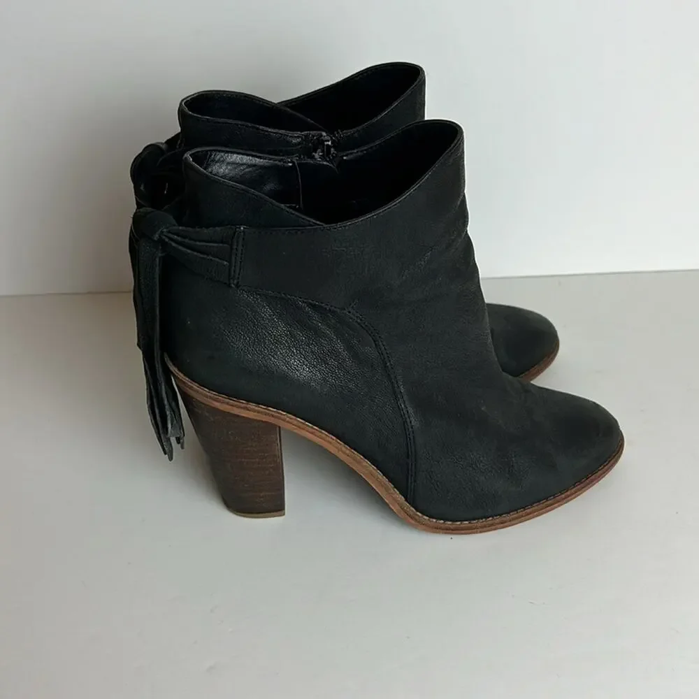 Vince Camuto Booties - Women's‎ 8